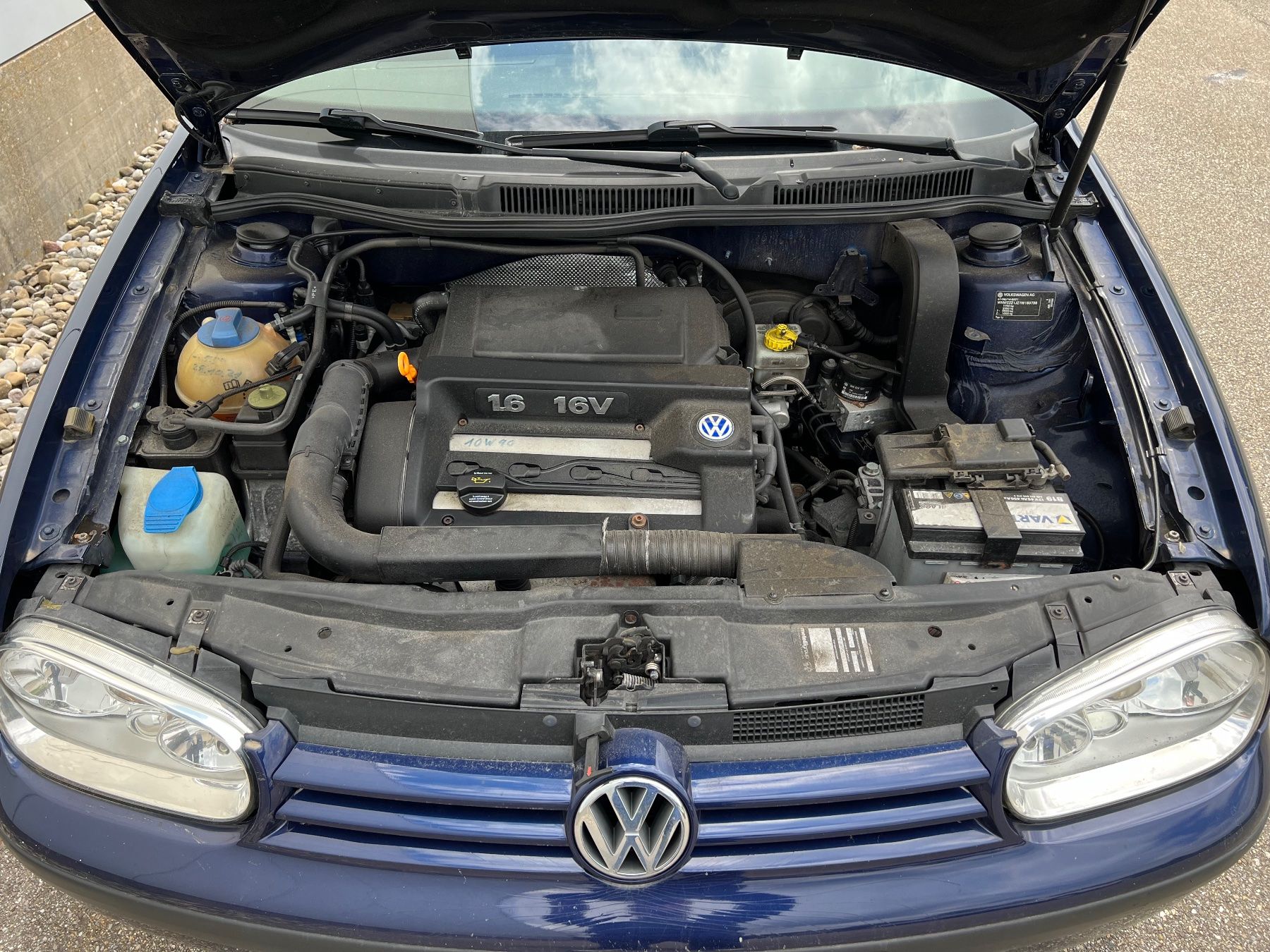 VW Automobili: VW Golf 4 1,6l 16V Kombi – Difettoso da Safenwil venduto da vw-teile 3