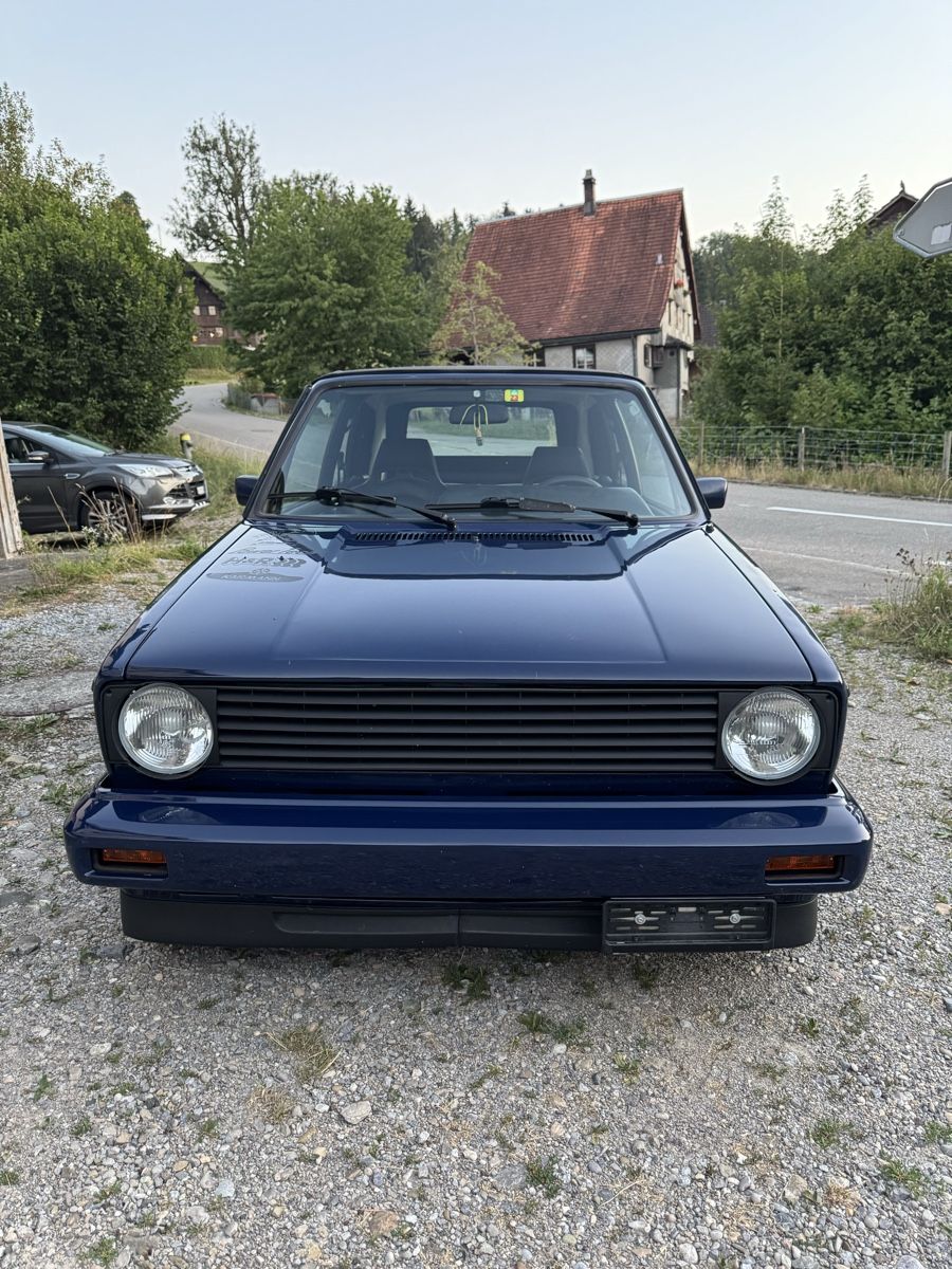 VW Autos: Vw Golf 1 Cabrio – D'occasion à Ganterschwil par CHERRYCO-04 2