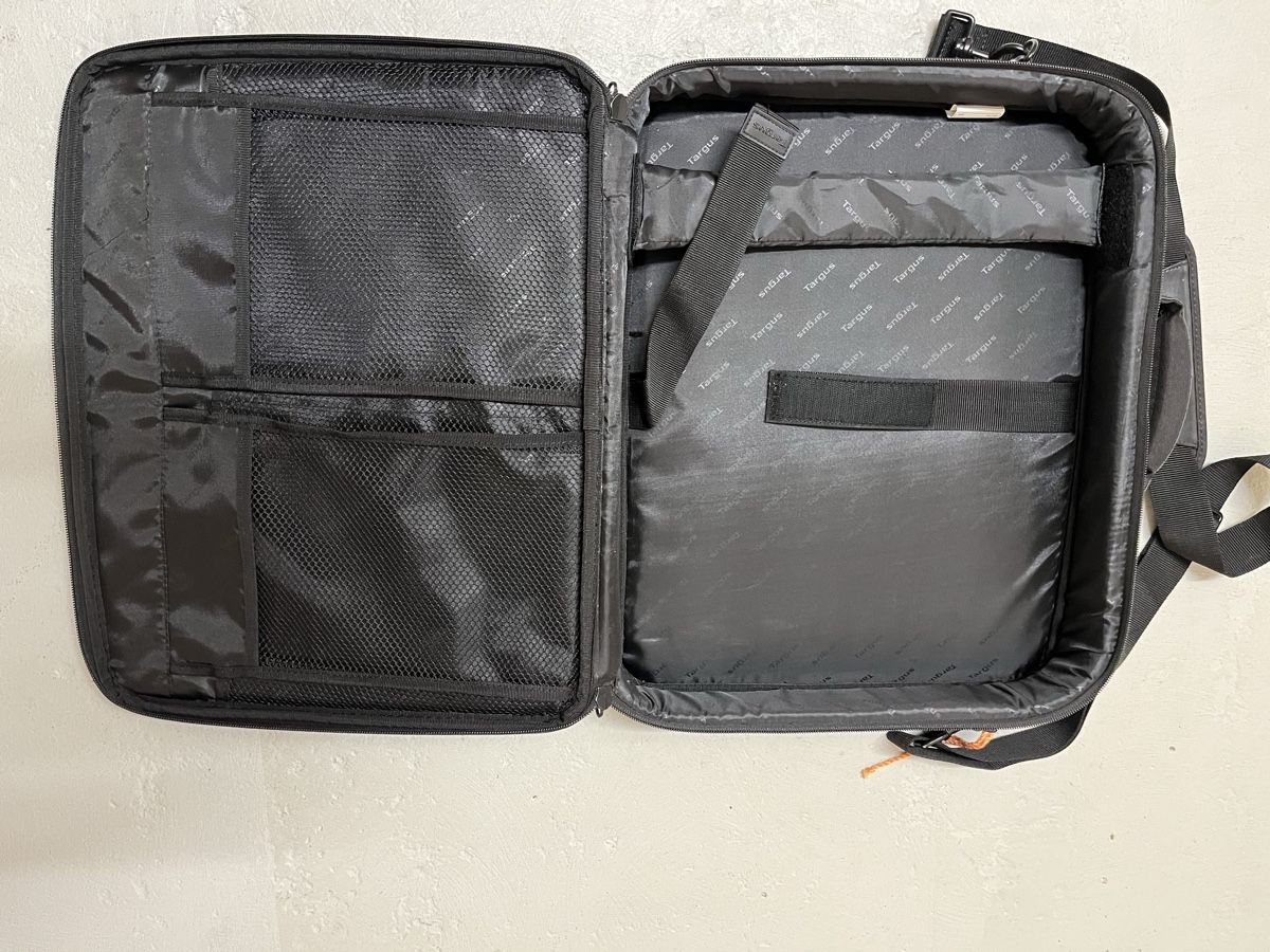 Lenovo Borse: Laptoptasche schwarz mit Schultergurt akzeptabel – Usato da Münchenbuchsee venduto da Pongratz 1