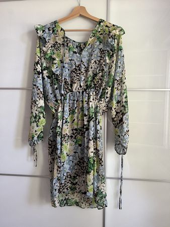 Floral Mini Dress, Size S- Perfect for summer days!
