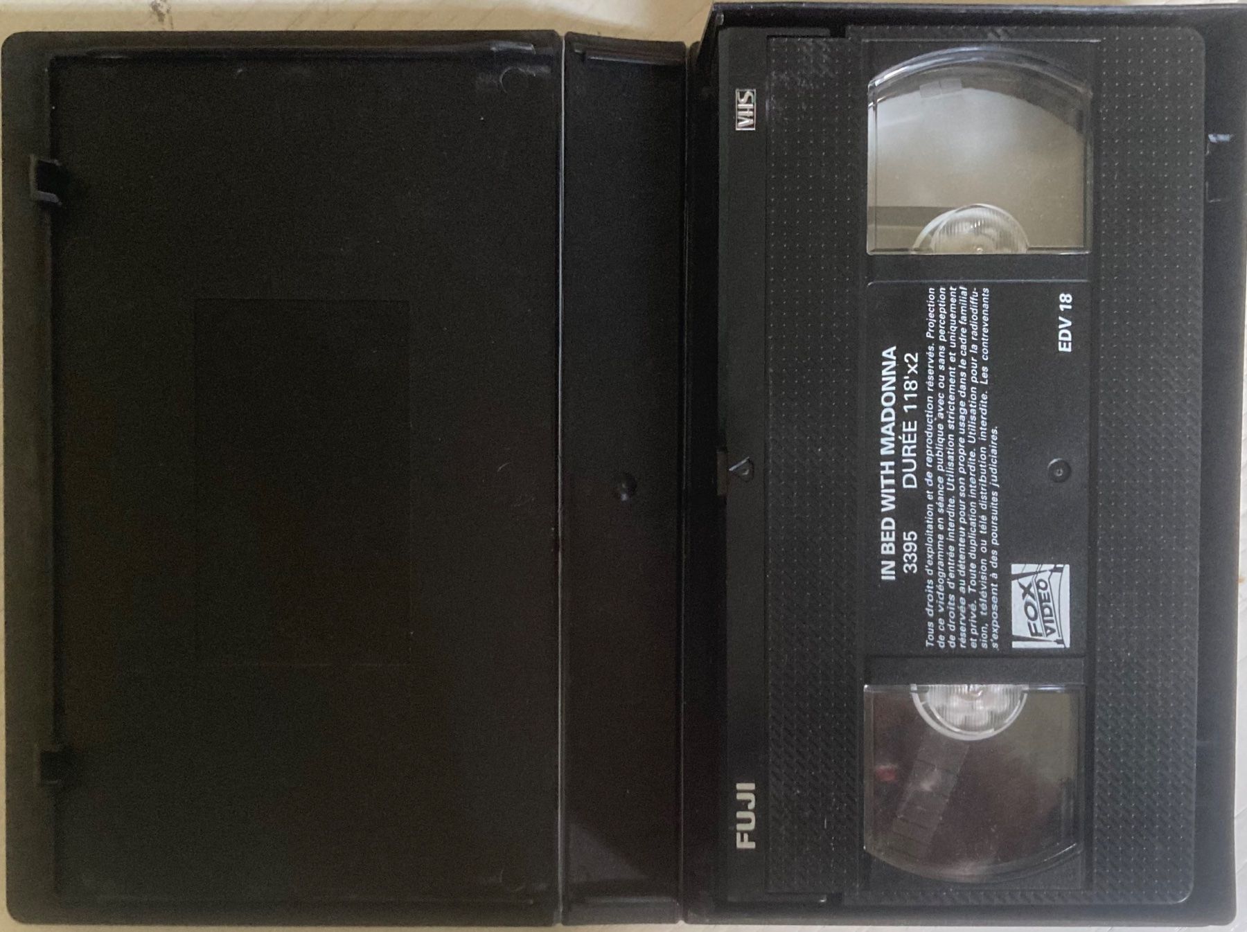 Alle VHS: MADONNA - IN BED WITH MADONNA – Gebraucht aus Poliez-Pittet von Newtown-Records 2