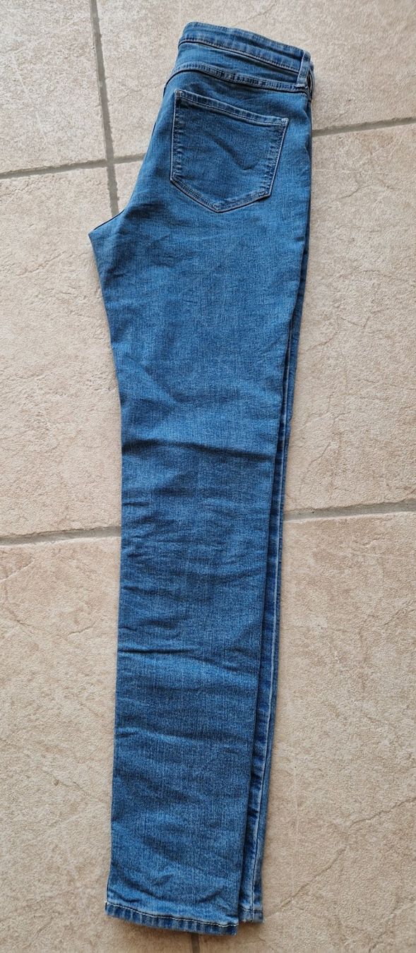H&M Pantaloni: Jeanshose Gr:152 – Usato da Seftigen venduto da ast_k6sk 1