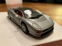 Jaguar XJ220 Modellauto, silber, top Zustand!Detailcars 1/43