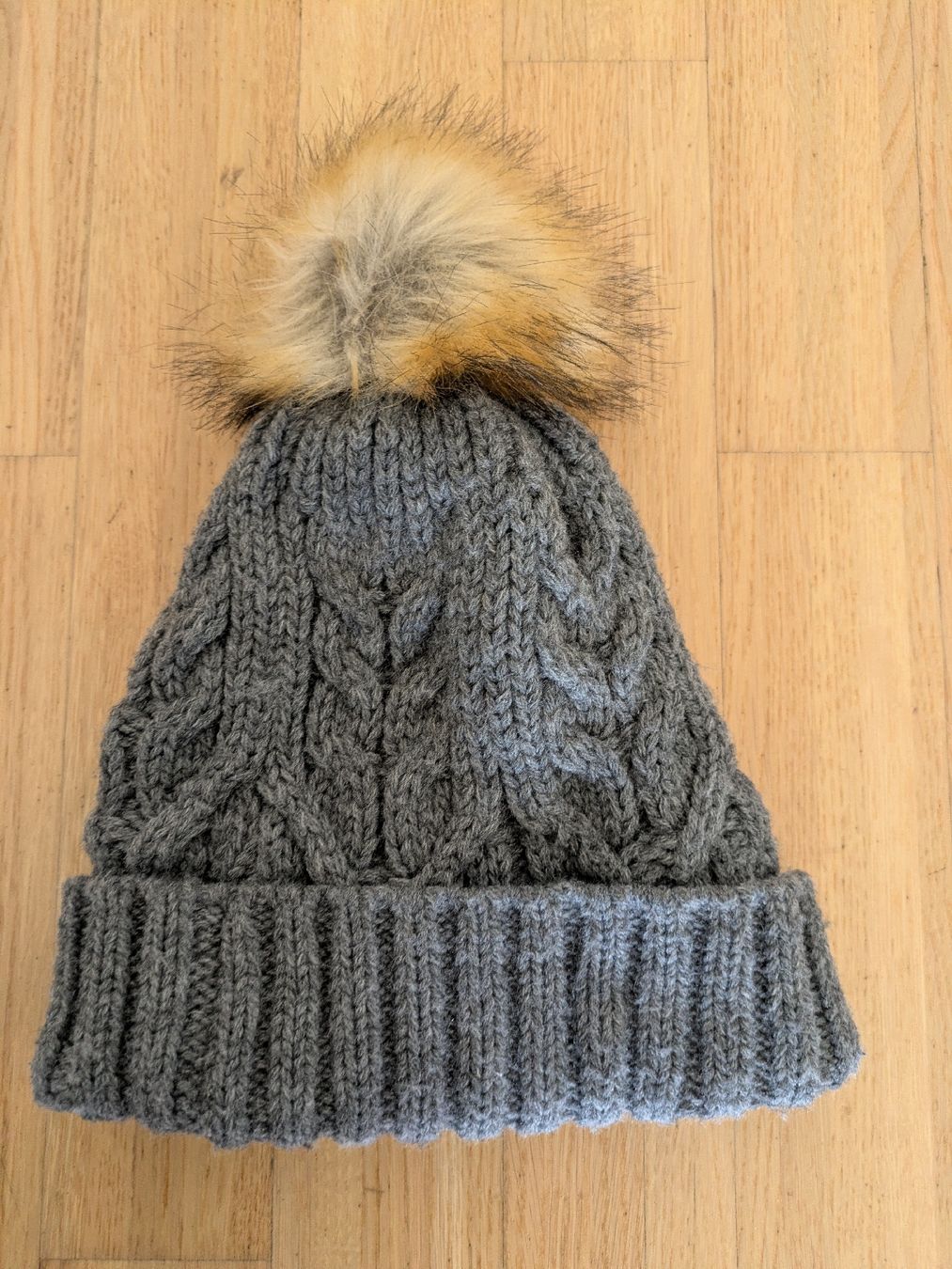 Napapijri Copricapi, berretti & cappellini: Norwegian Grey Beanie Hat with Pom Pom – Usato da Samstagern venduto da nic_l2bk 1