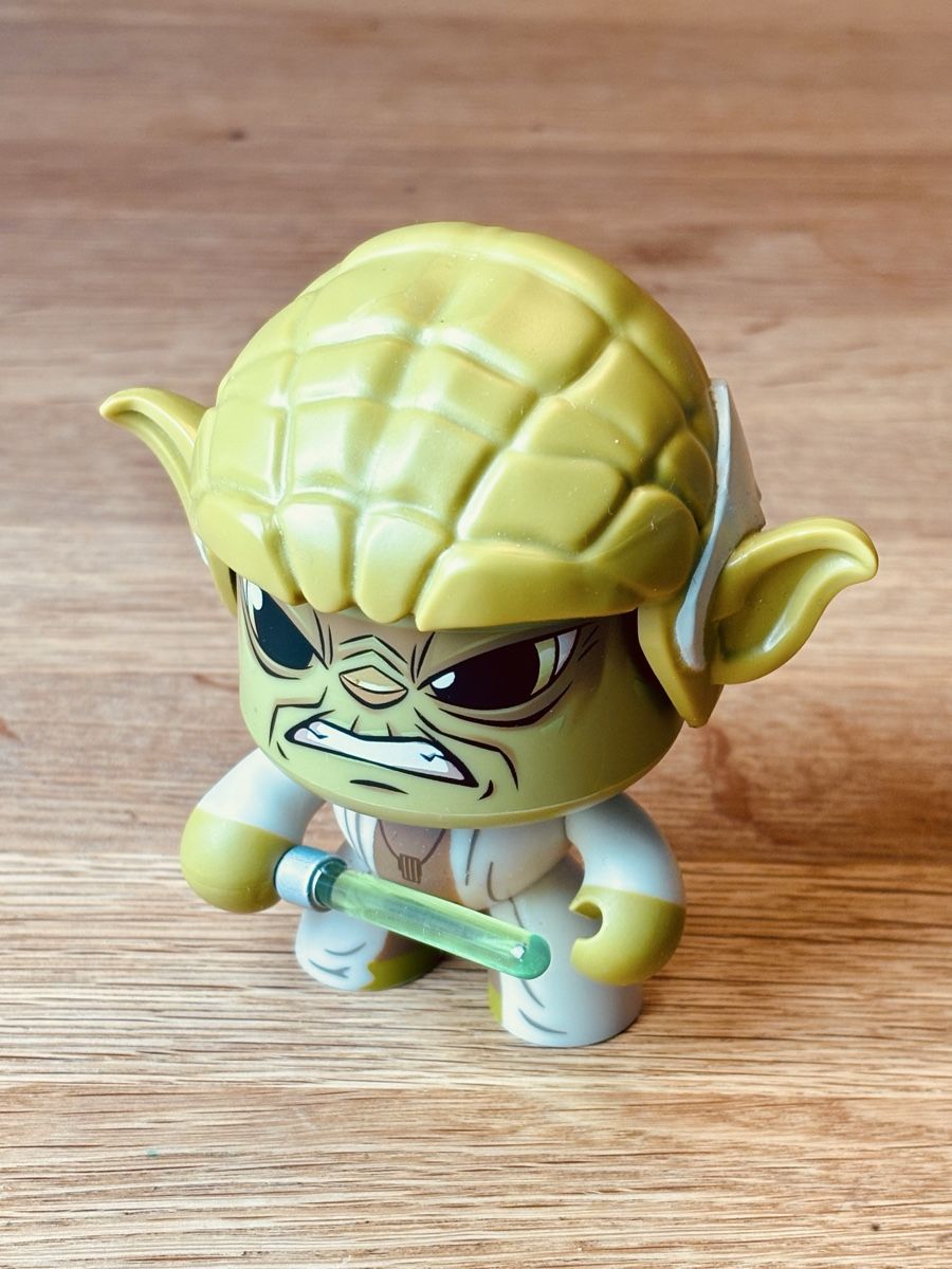 Hasbro Statuette: Star Wars Hasbro Mighty Muggs: Yoda – Usato da Fehraltorf venduto da nolram75