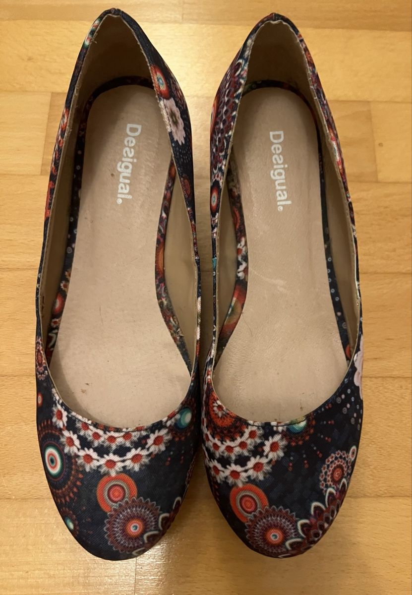 Scarpe da donna: Desigual Pumps – Nuovo (secondo la descrizione) da Weiach venduto da deb_7zrg 1