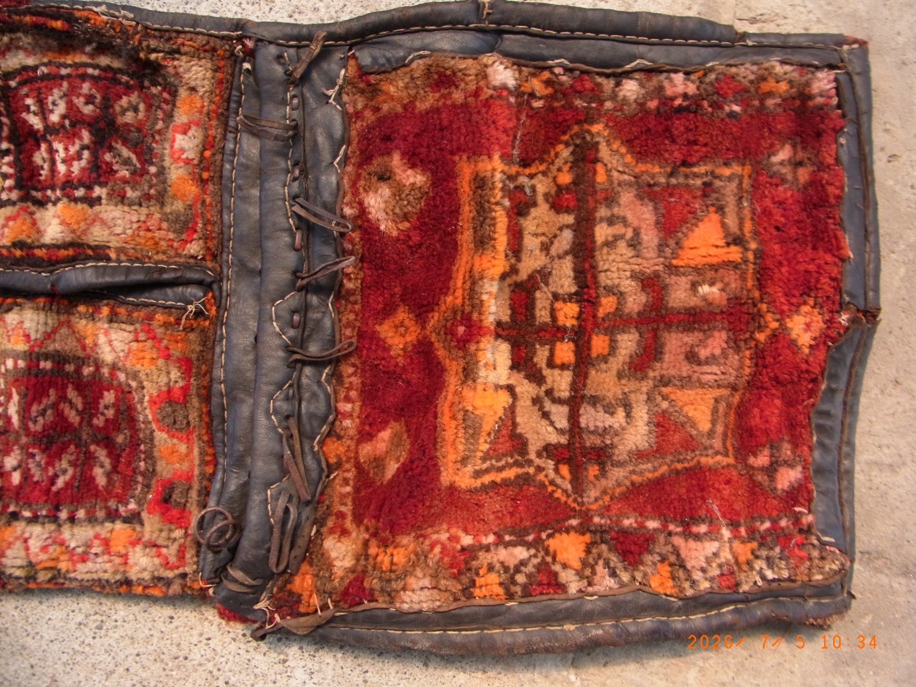 Tappeti: Antike Satteltaschen mit Teppichmuster Leder Handarbeit U... – Usato da Uezwil venduto da Fauchi51 3
