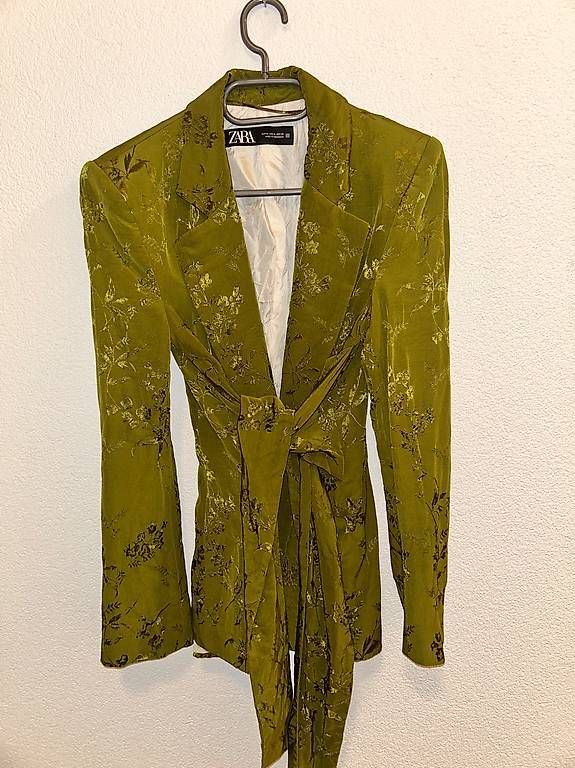 Vestes: ZARA Blazer mit Bindegürtel Gr. M – D'occasion à Basel par ann_2t6s