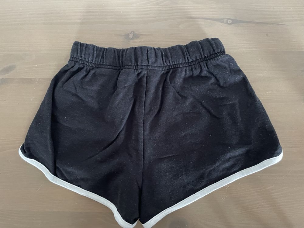 H&M Pantaloni: H&M Shorts, Gr. 134/140 – Usato da Fehraltorf venduto da Nadja0205 1