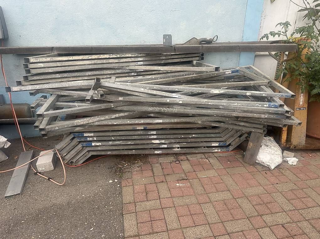 Ponteggi: Rollgerüst – Usato da Reinach AG venduto da 2cvfreak