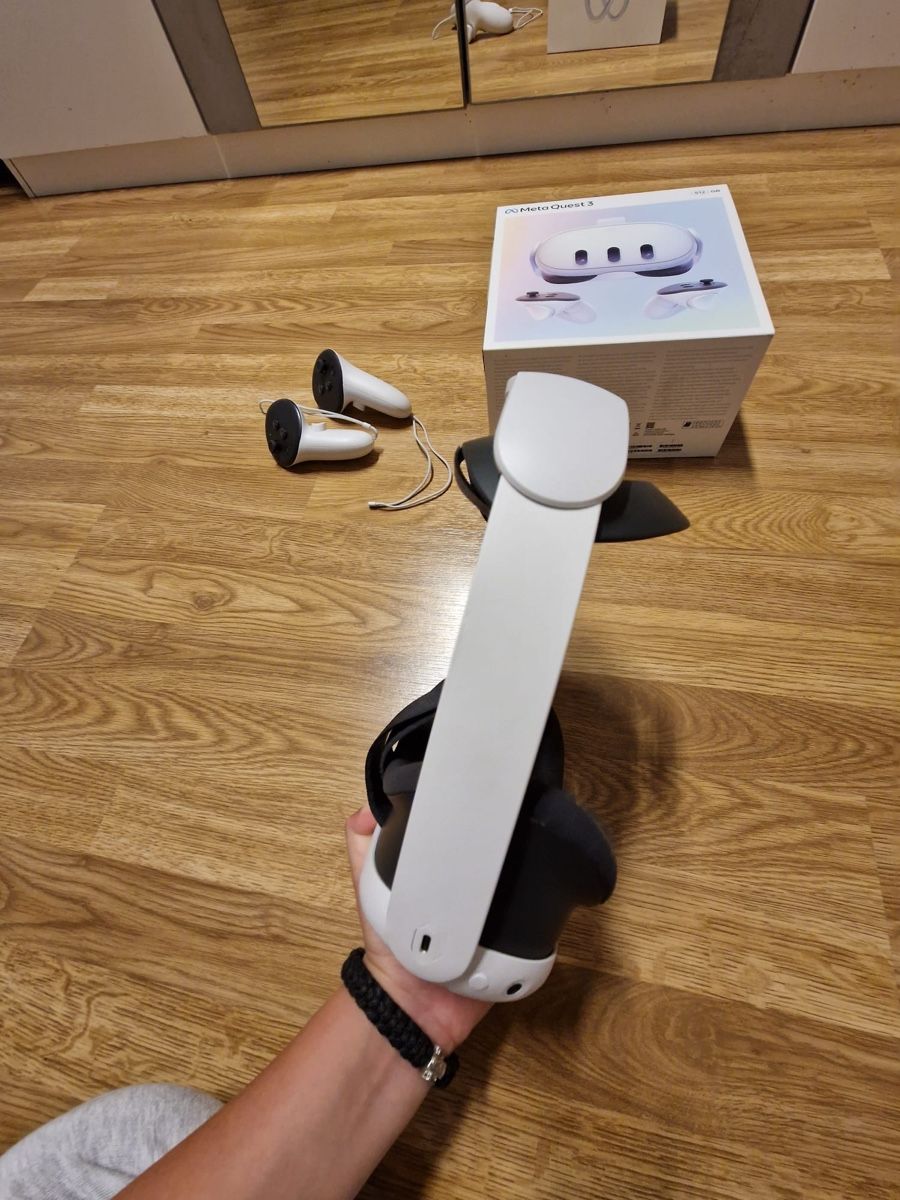 Meta Casco VR: Meta Quest 3 VR Brille mit Controllern und Box – Usato da Brugg AG venduto da 231085 1