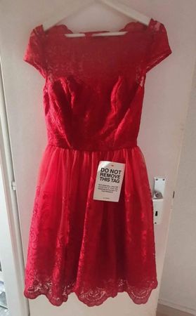 Robe rouge dentelle, idéale pour les fêtes! Taille S