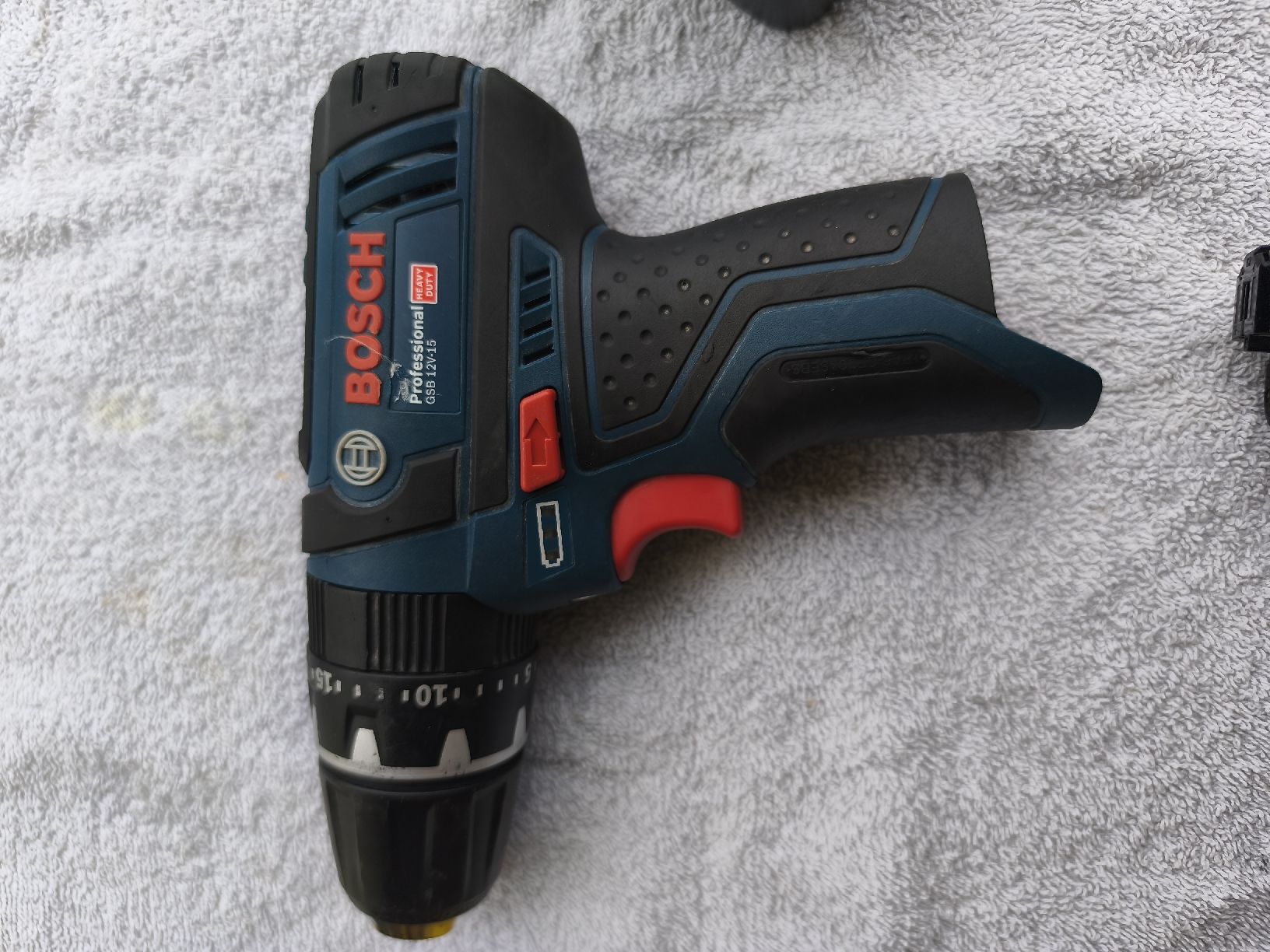 Bosch Tous les outils: Bosch Akku Schrauber Set – D'occasion à Recherswil par Sruscha58 8