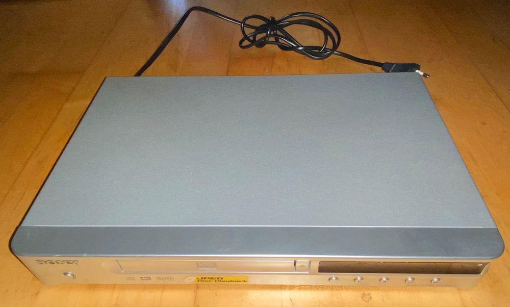 Sony CD/DVD/JPEG-Player - DVP-M50 | Kaufen auf Ricardo