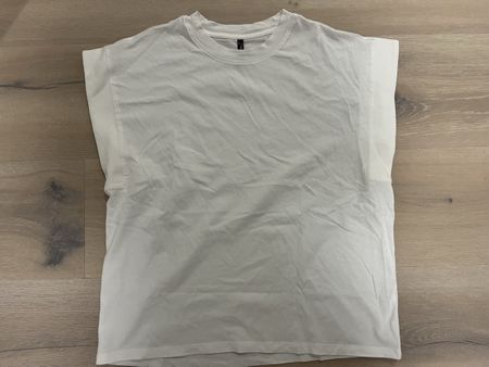 Top mit Kappenärmeln weiss S neu