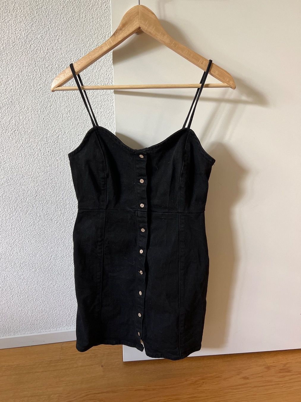 Vestiti: Kleid schwarz, Jeanskleid Pull&Bear – Usato da Zürich venduto da vallup_9