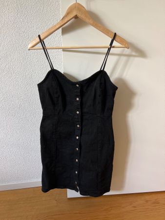 Kleid schwarz, Jeanskleid Pull&Bear