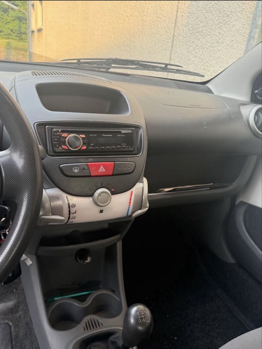 Peugeot Automobili: Peugeot 107 Ab 1.- – Usato da Fribourg venduto da Sulo6.8 8