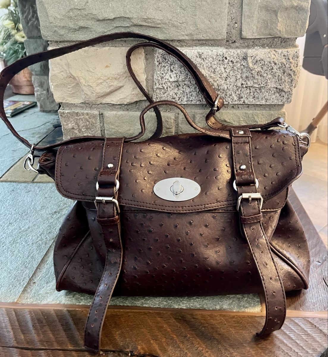 Borse da donna: Braune Handtasche mit Henkel – Nuovo (secondo la descrizione) da Meikirch venduto da Hilfe_Waisentiere