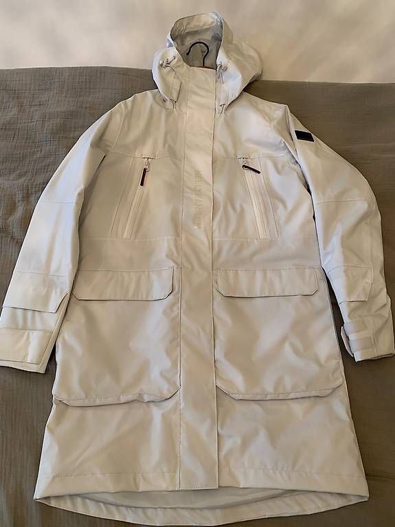 Helly Hansen Mäntel: Neuer Helly Hansen Regenmantel – Neu (gemäss Beschreibung) aus Altendorf von Pippa4