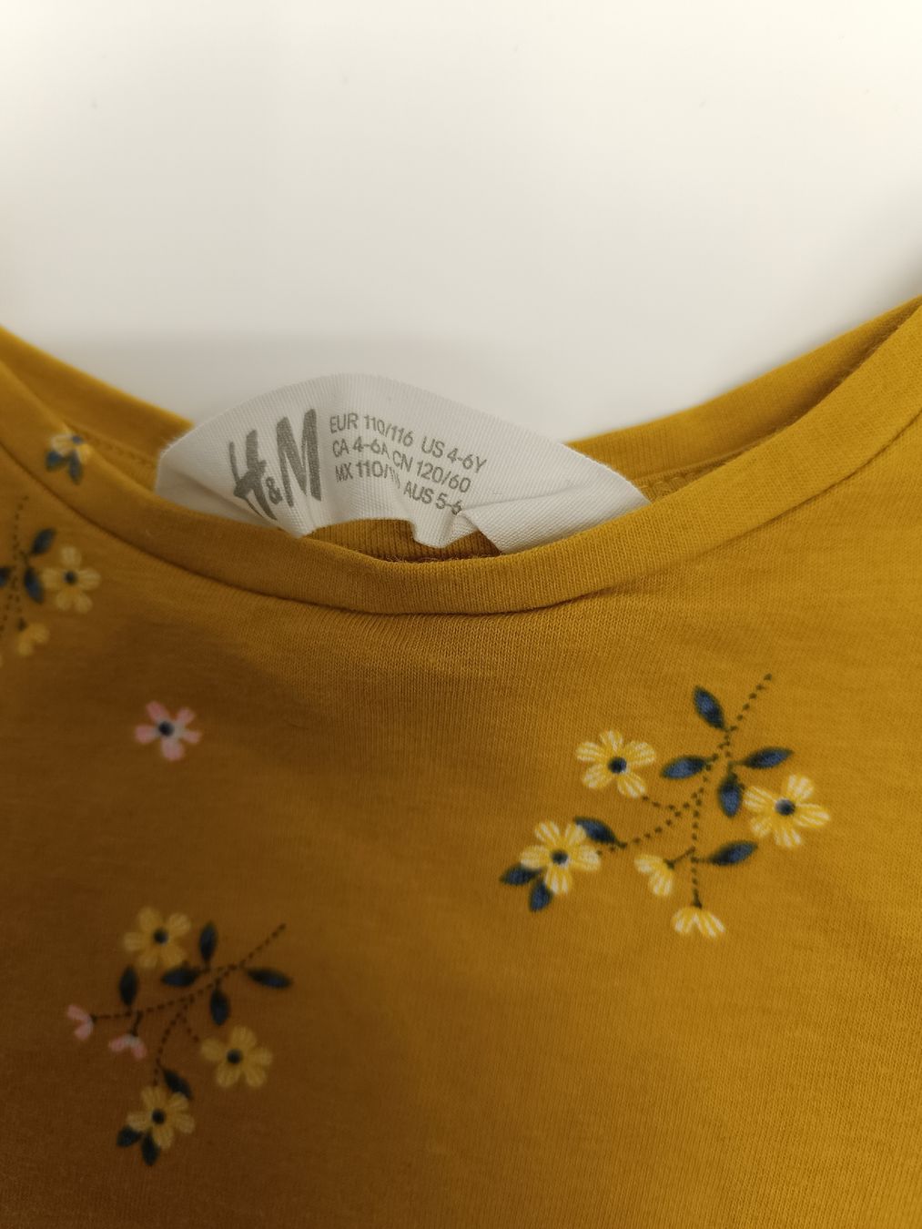 H&M Pulls et sweat-shirts: dünner Pulli Gr. 110/116 – D'occasion à Ehrendingen par Cheronimo2 1