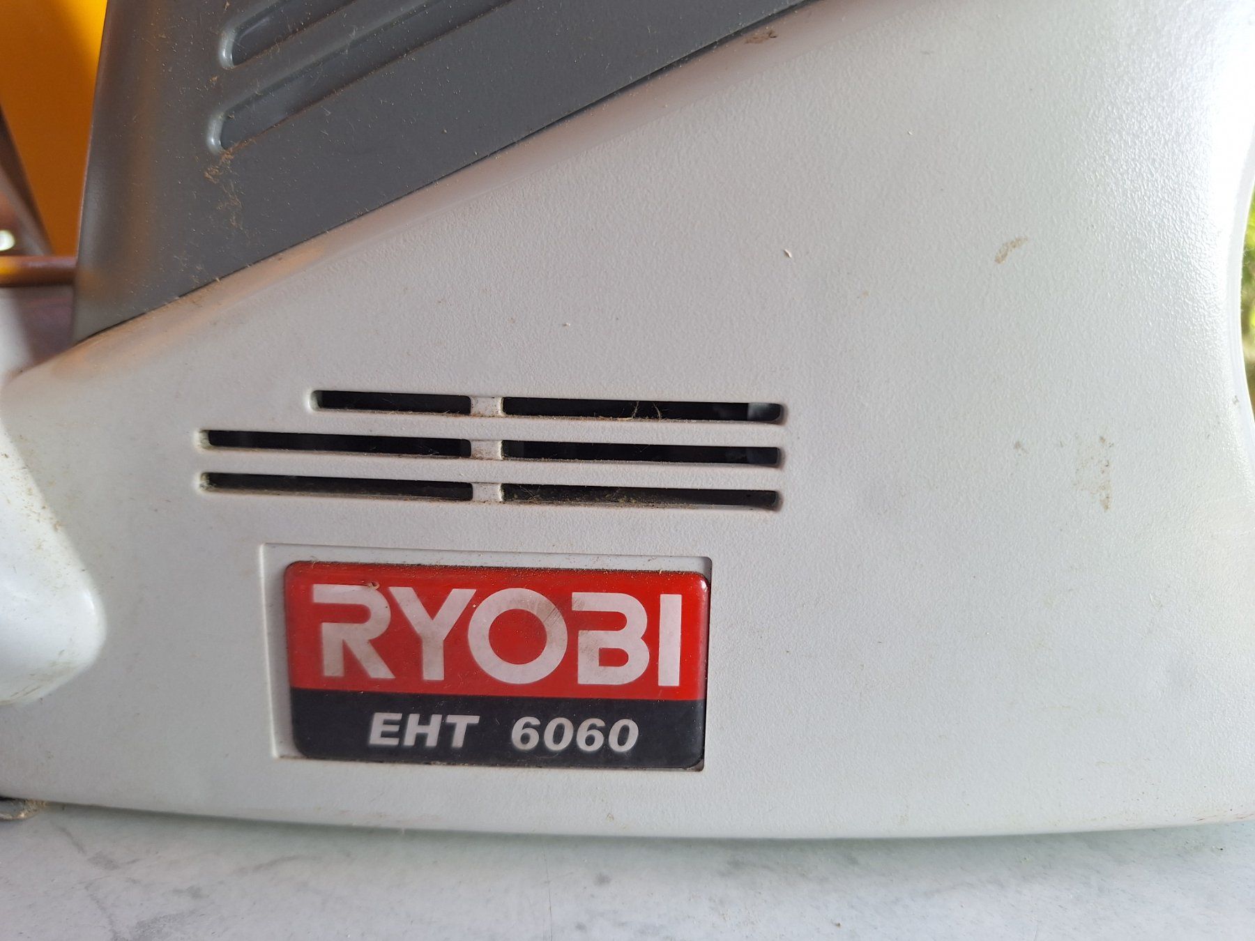Ryobi Tutti gli attrezzi: HECKENSCHERE ELEKT. 60 CM KLINGE – Usato da Huttwil venduto da Kunterbuntli 1