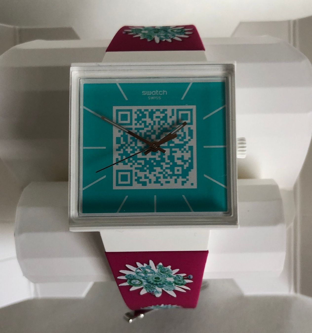 Swatch Orologi: SWATCH SO34Z104 - Aktionärsgeschenk 2025 - QR Code – Nuovo e nell'imballaggio originale da Appenzell venduto da Zimiuno