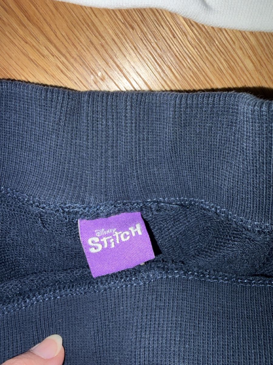 Completi: Disney Stitch Pullover und Hose Set Grösse 140 cm – Nuovo (secondo la descrizione) da Unterengstringen venduto da zha_8n7q 2