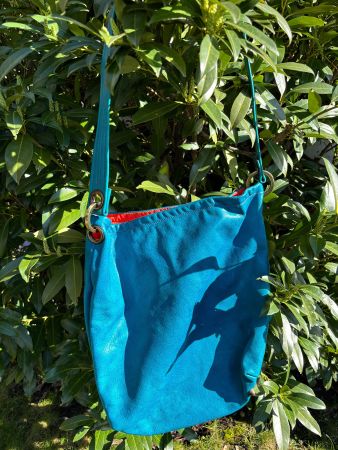 Schultertasche aus weichem Leder