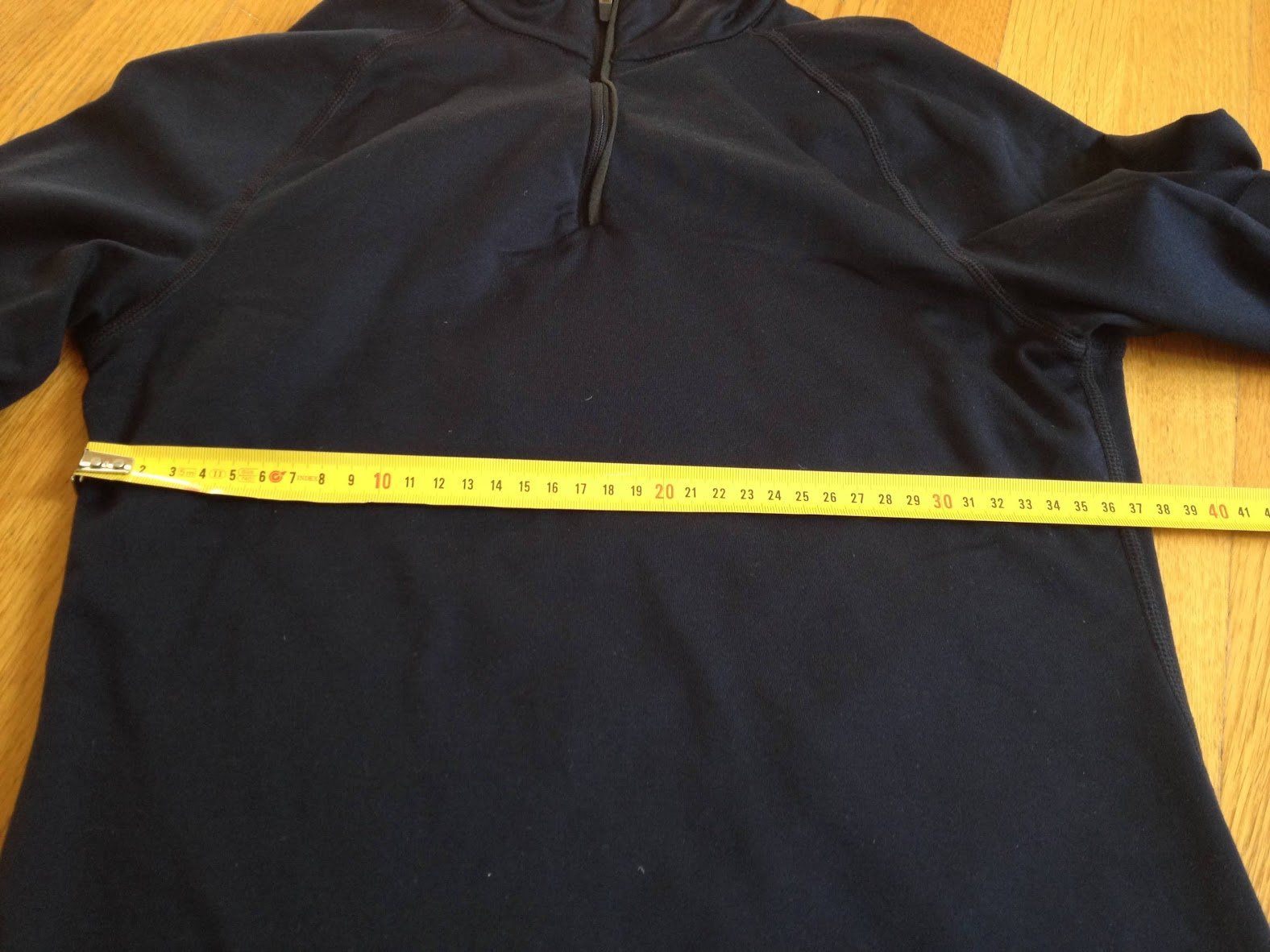 T-shirt: Sport Termo Oberteil – Usato da Dübendorf venduto da Fip05 5