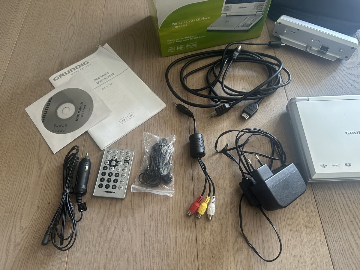 Grundig Lettore multimediale portatile: Grundig tragbarer Mini dvd Player – Usato da Genève venduto da and_nv8c 2