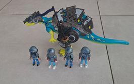 Dinosaure et personnages