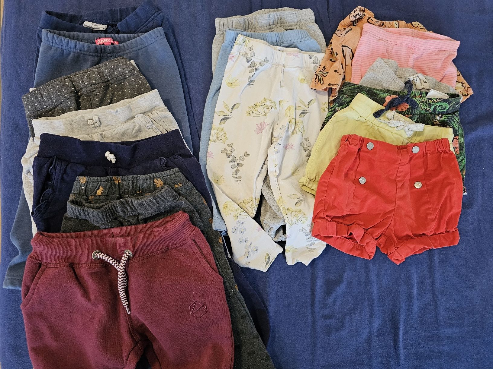 Ensembles coordonnés: Grosses Kleiderpaket. Mädchen 80 – D'occasion à Kesswil par yanat 1