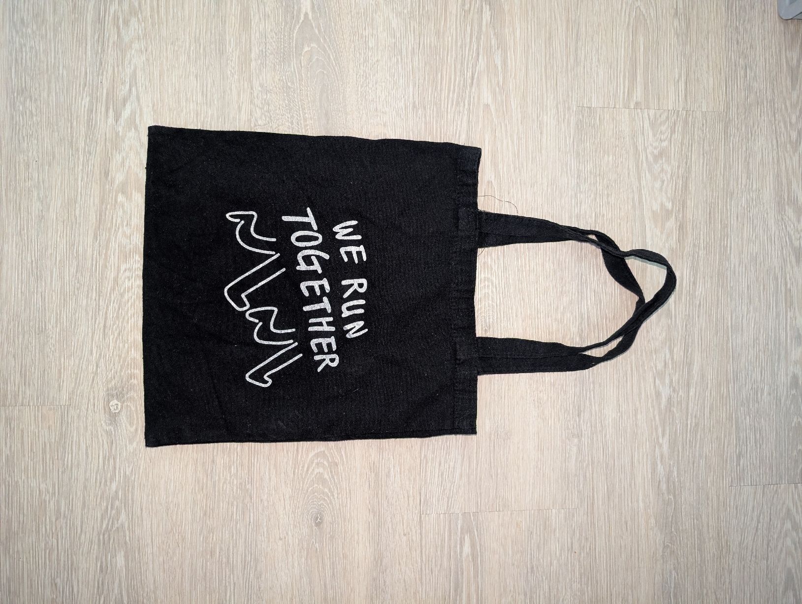 Borse: Schwarze Stofftasche "We Run Together"  – Usato da Münsingen venduto da ale_md2s