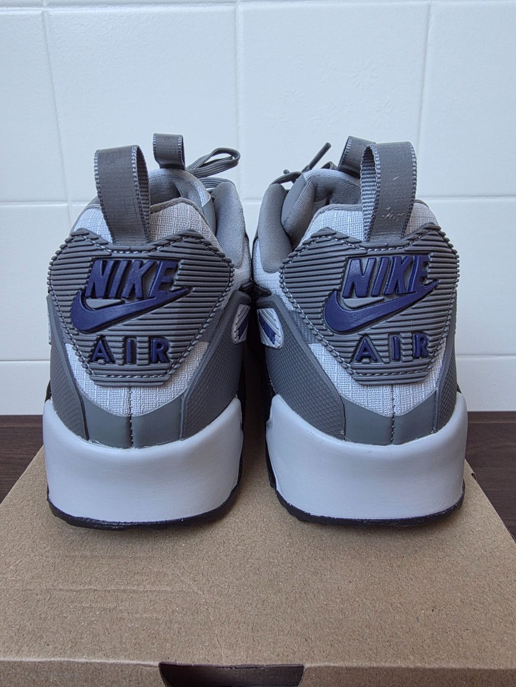 Nike Herrenschuhe: Nike Air Max 90 Drift – Neu und originalverpackt aus Fleurier von dav_xx8y 4