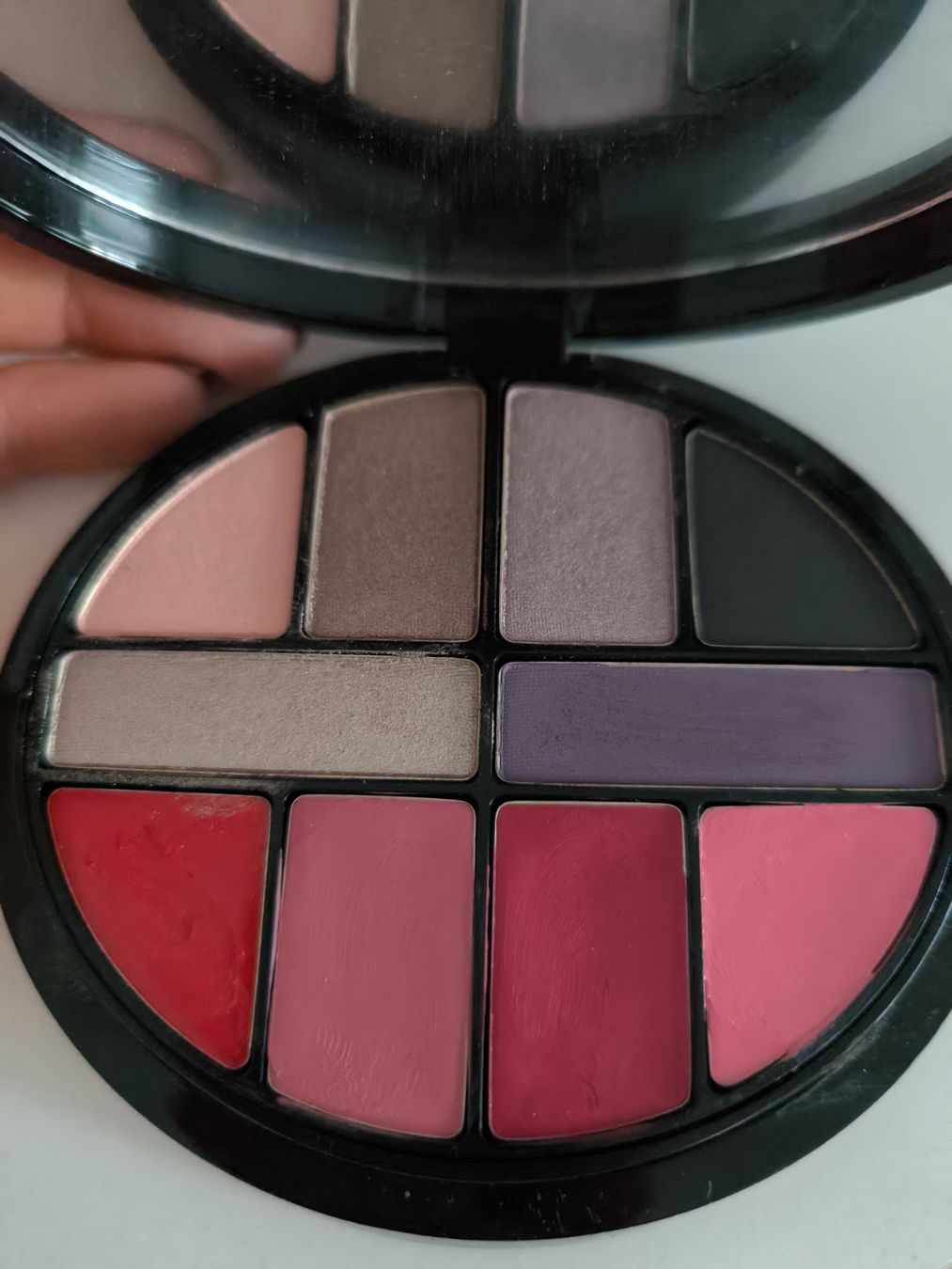 Armani Maquillage: Armani Schminkpalette – D'occasion à Rickenbach-Sulz par Krisztike 3