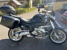 BMW r1200r schwarz mit Koffern