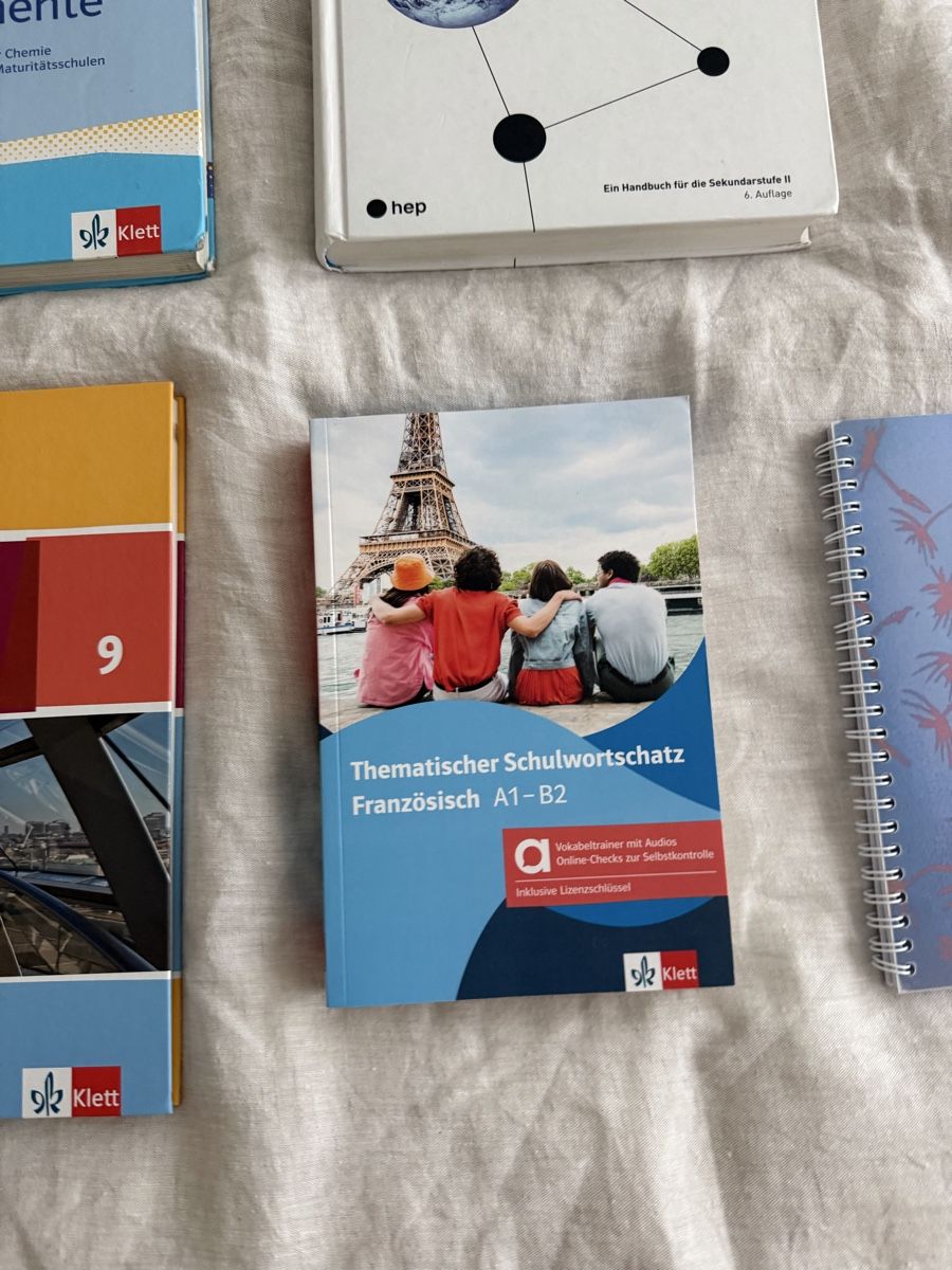 Libri: 5 Gymi Schulbücher – Usato da Freienbach venduto da dan_9rjy 4