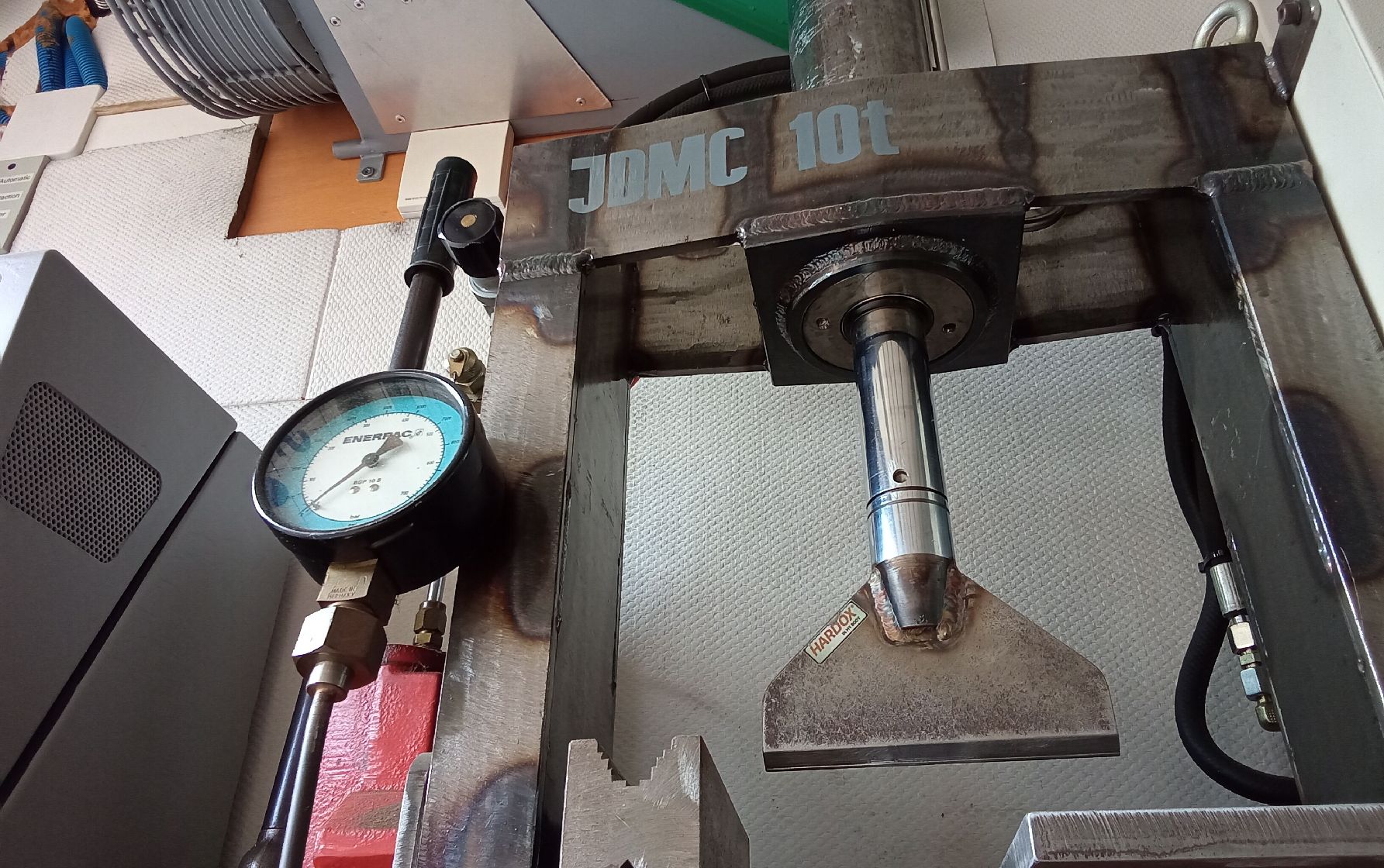 Alle Maschinen: Presse hydraulique 10 Tonnes – Gebraucht aus Chavornay von JDCantova 4