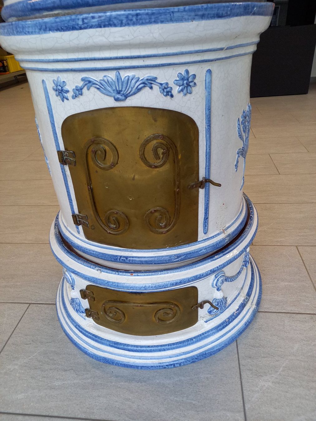 Altri mobili d'antiquariato: Antiker Zimmerofen – Usato da Rothenthurm venduto da inf_l6tn 2