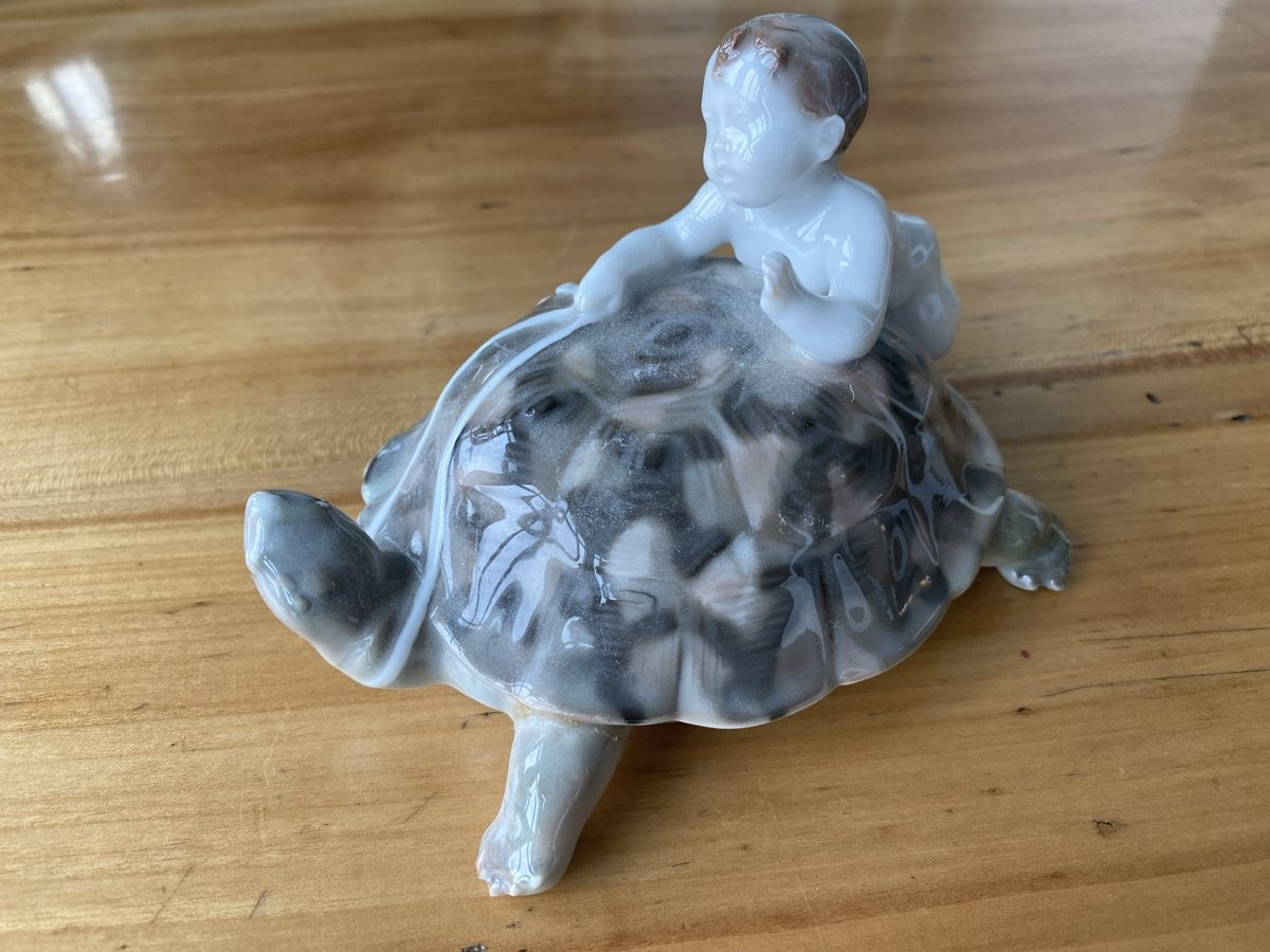 Rosenthal Statuette: Rosenthal, Schildkröte mit Amorette – Usato da Buochs venduto da Chreschte2 2