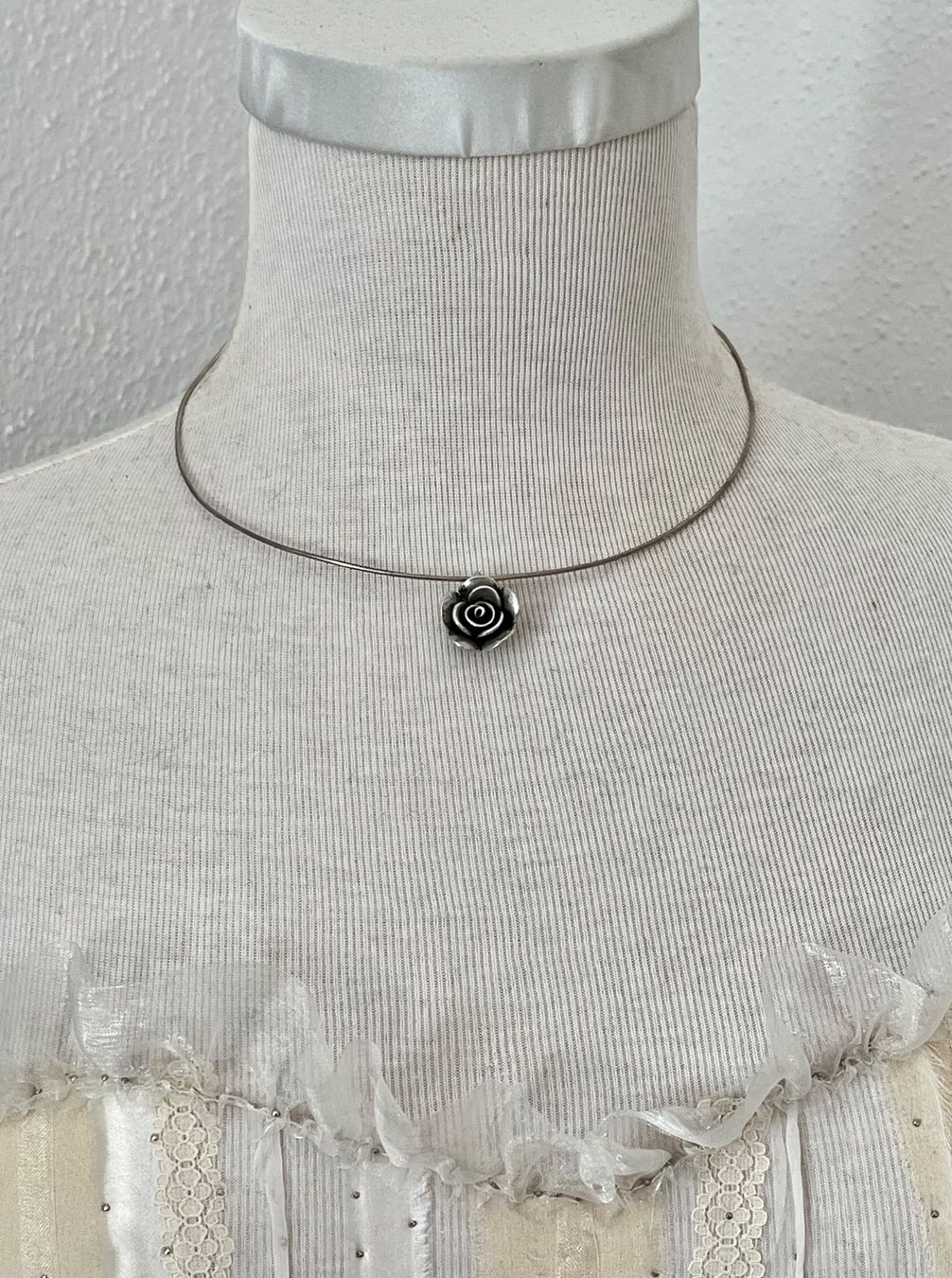 Catenine: Collana argento con rosa – Usato da Breganzona venduto da mas_tv72
