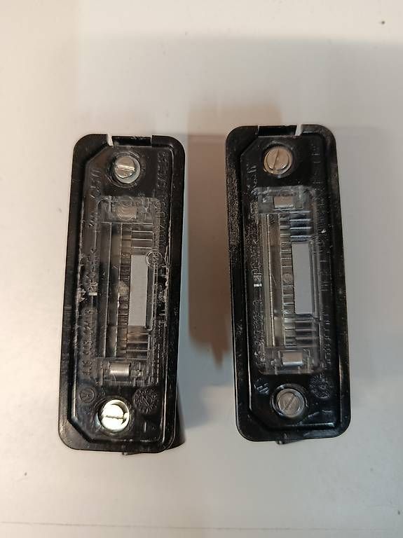 Tutti pezzi di ricambio auto: Éclairage de plaque de VW golf 6 gti  – Usato da Corbières venduto da Iggdrasil 1