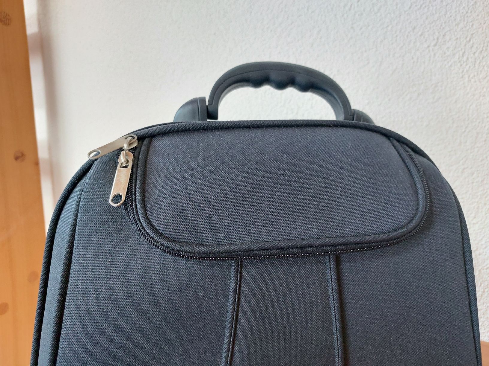 Valises de voyage: Kosmetikkoffer / Minikoffer - Neuwertig! – D'occasion à Effingen par roe_7mb7 1