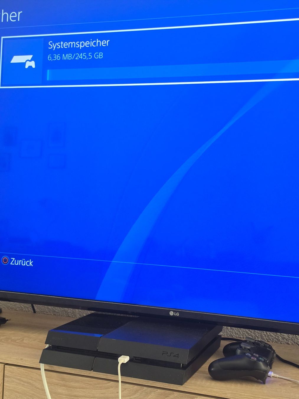 Sony Consoles: Sony Playstation 4 - PS4 mit Controller – Défectueux à Sempach par Knuckles17