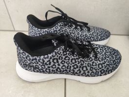 Sneakers Turnschuhe animal print neuwertig Gr. 39