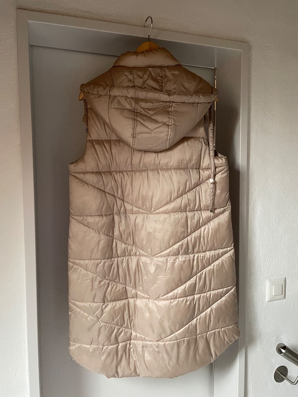 Comma Gilet & Giacche senza maniche: Gilet von Comma beige Grösse 38 – Usato da Buch am Irchel venduto da TT65 4
