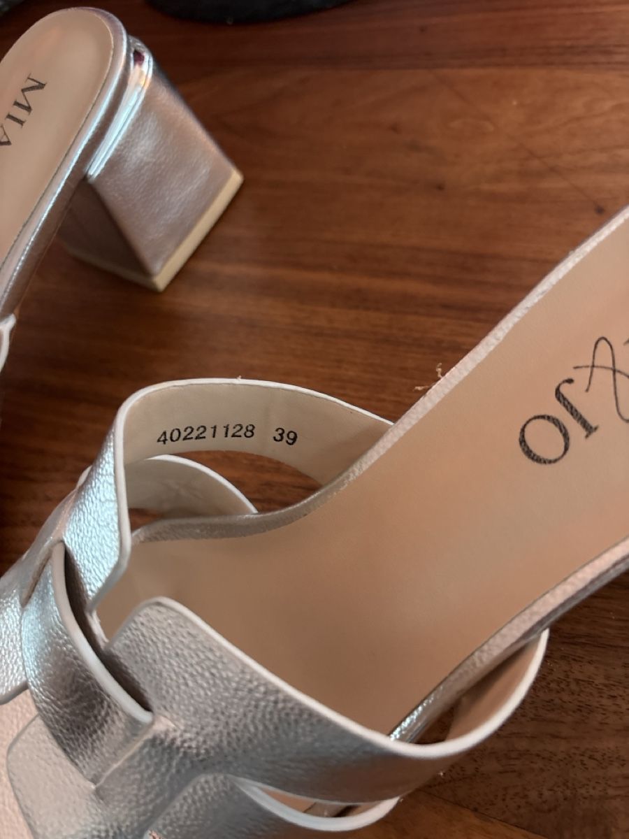 Scarpe da donna: Silberne Mia&Jo Sandalen Grösse 39 – Nuovo (secondo la descrizione) da Embrach venduto da Dmoney 3