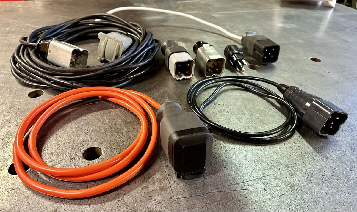 Kabel: Kabel, Stecker, Elektro, Starkstrom, Industrie – Gebraucht aus Meggen von deanstreet 4