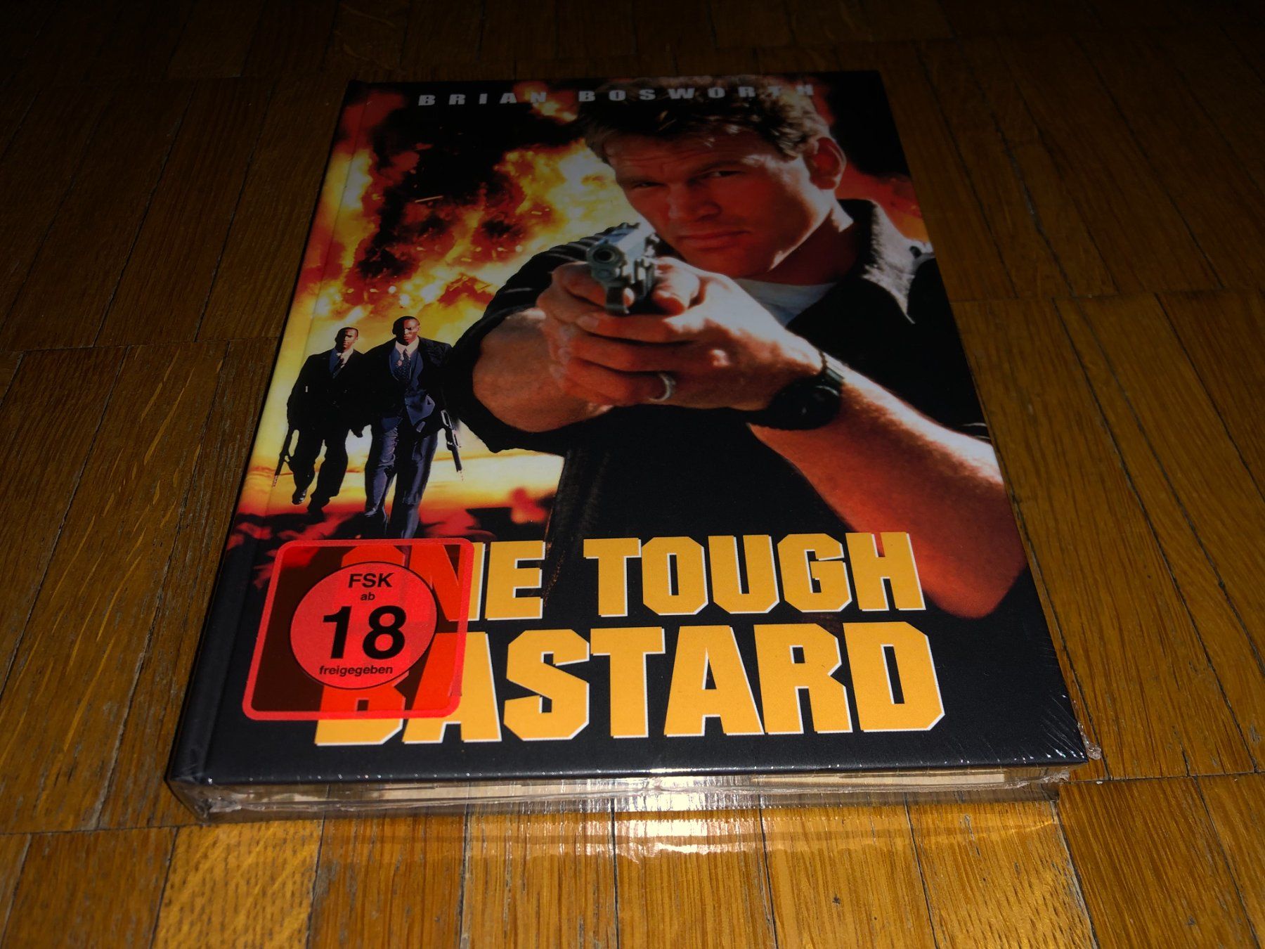 Tutti i DVDs: One Tough Bastard - MEDIABOOK - C - UNCUT – Nuovo e nell'imballaggio originale da Basel venduto da havsok